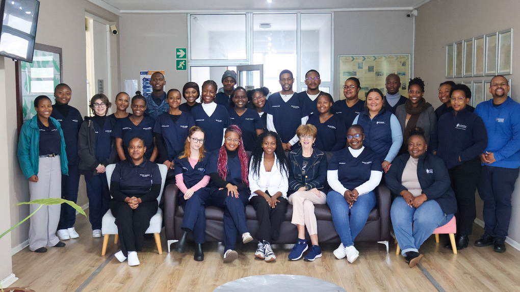 Twenty-one fourth-year Environmental Health students from Nelson Mandela University accompanied by lecturer Tshepo Phakisi spent a week in Kouga Local Municipality, taking their learning beyond the classroom and into the communities, facilities and environments where Environmental Health comes to life.