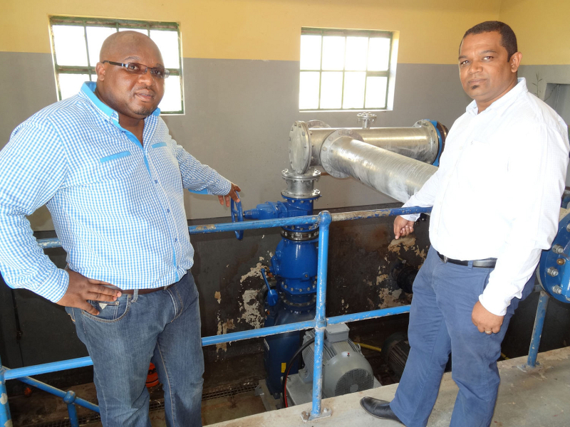 Five more pumpstations are set to be upgraded at Jeffreys Bay in 2015/2016. Here Infrastructure Portfolio Councillor Patrick Kota and Project Management Unit Manager Ashley Perils visit one of the four stations that were upgraded in the previous financial year. 